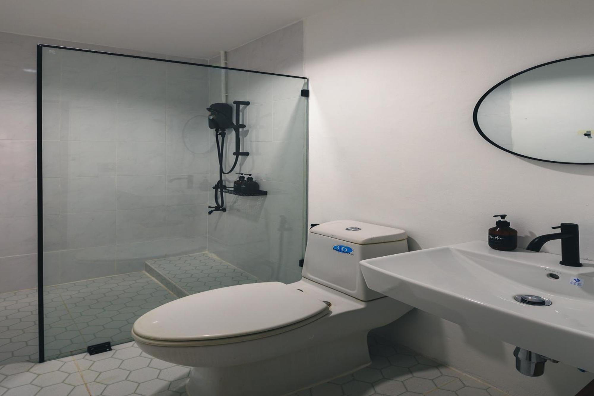 Yindee Travellers Lodge Nan Zewnętrze zdjęcie