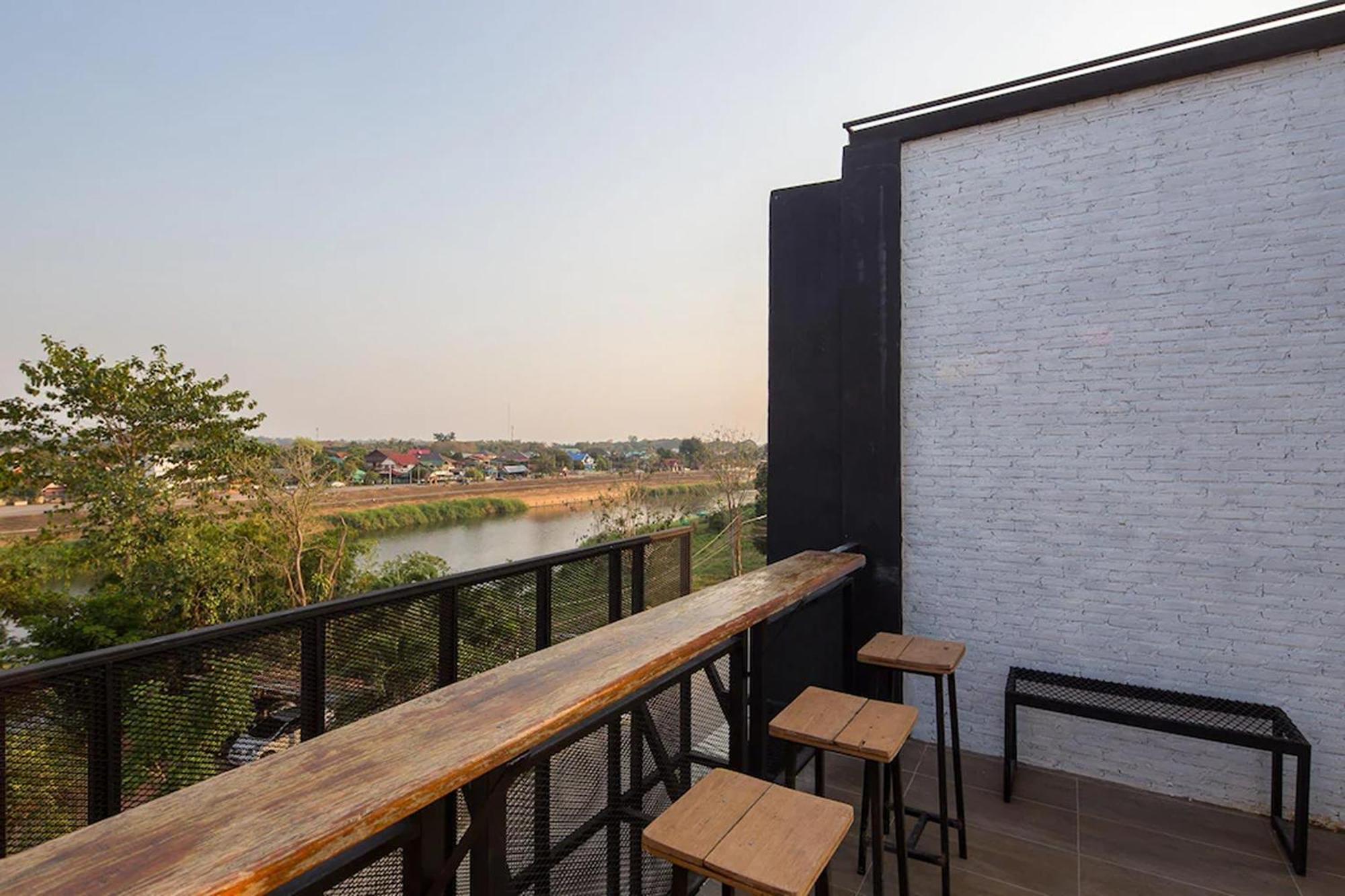 Yindee Travellers Lodge Nan Zewnętrze zdjęcie